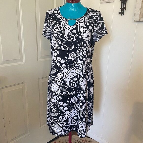 Kim Rogers Dresses & Skirts - Kim Rogers Paisley Boho Short Sleeve Dress Womans Size Medium